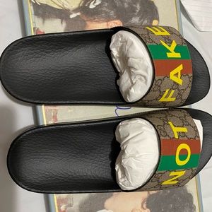 Gucci supreme slides. Brand new size 7